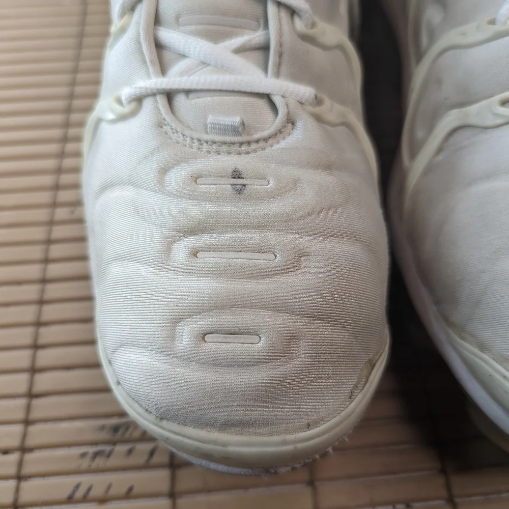 Nike Air Vapormax Plus #924453-100 in Triple White. Men's Sz 12